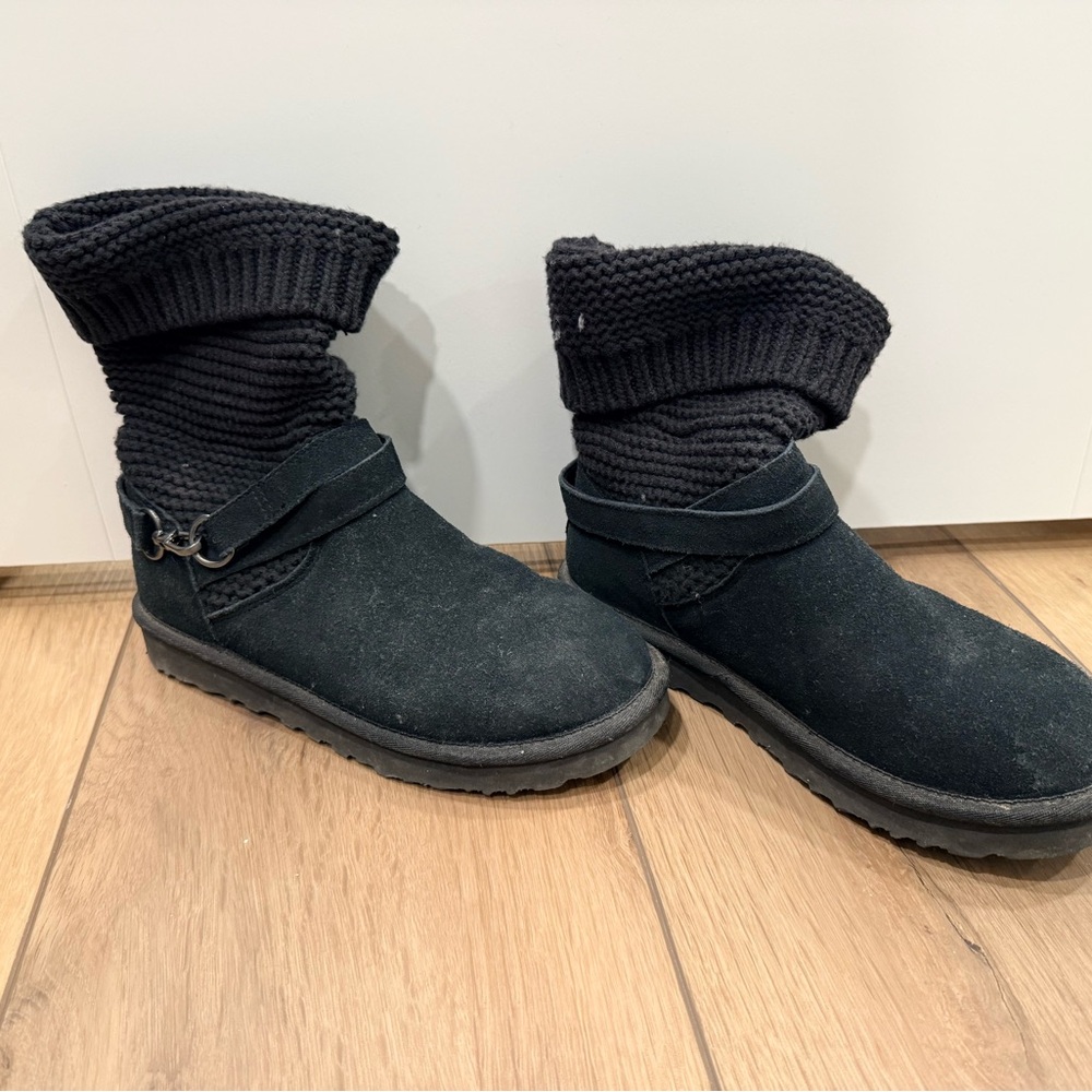 Black knit top Ugg boots